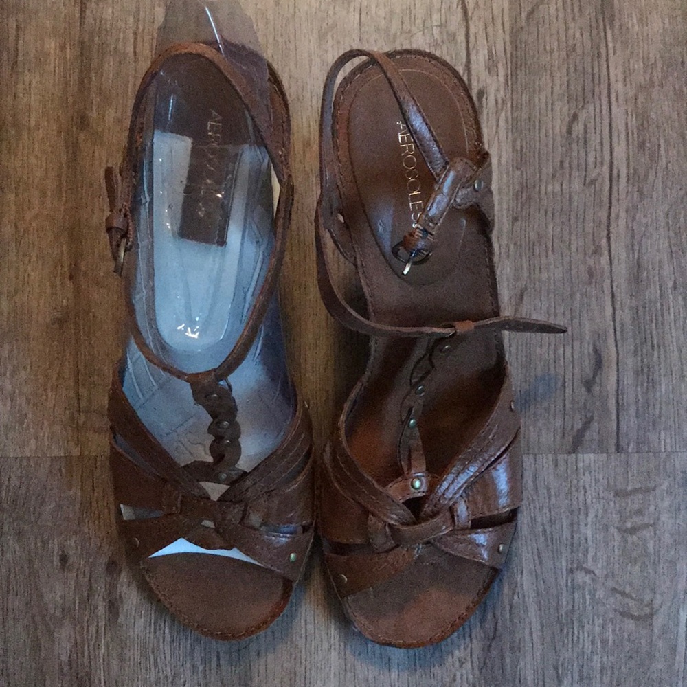 Size 8.5 AEROSOLES heels. Brand new!!!